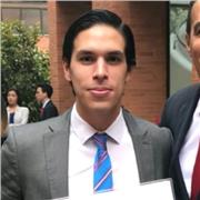 Profesor de derecho imparte clases particulares